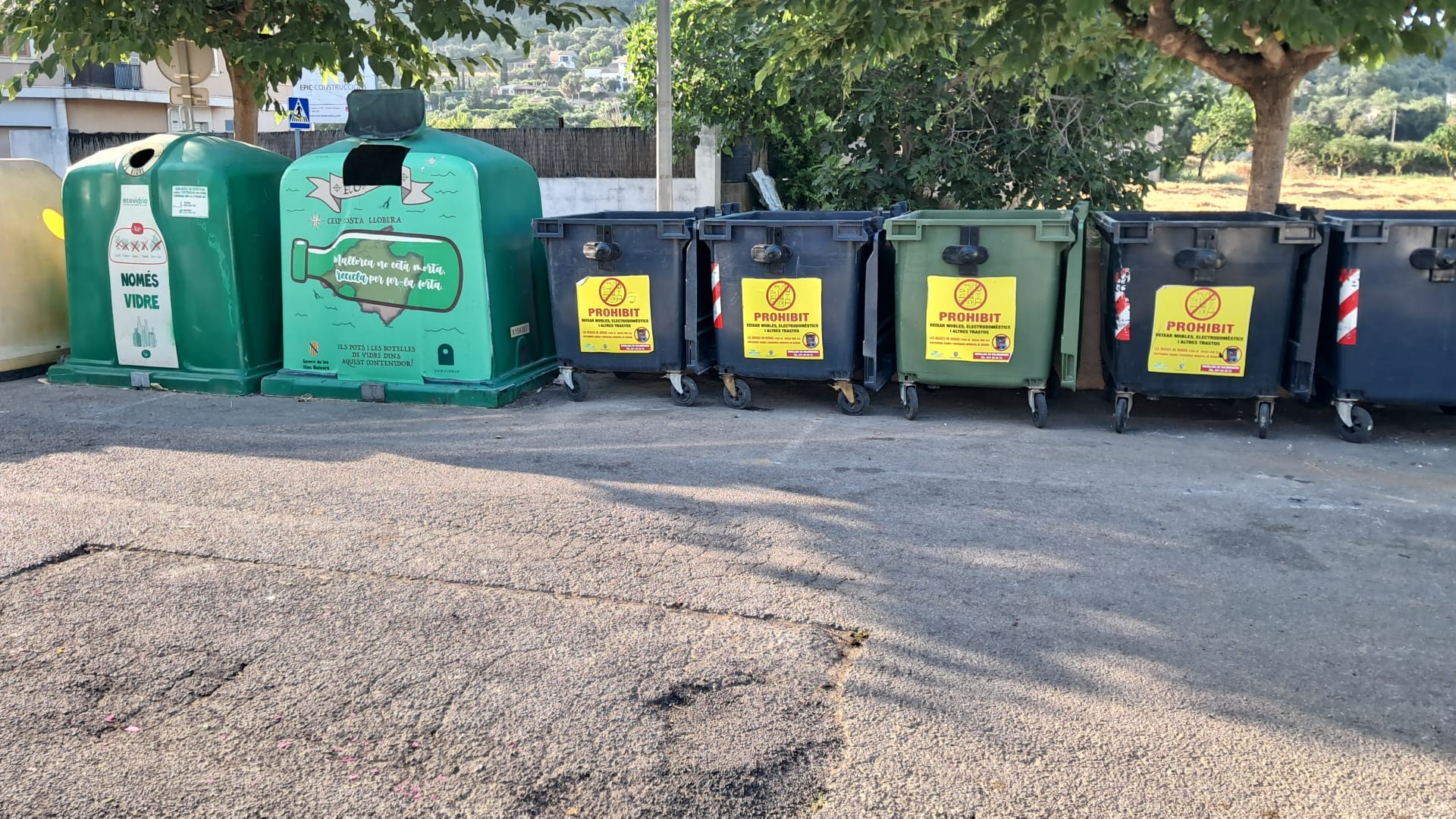 Actuació a contenidors i iglús de diferents zones del municipi