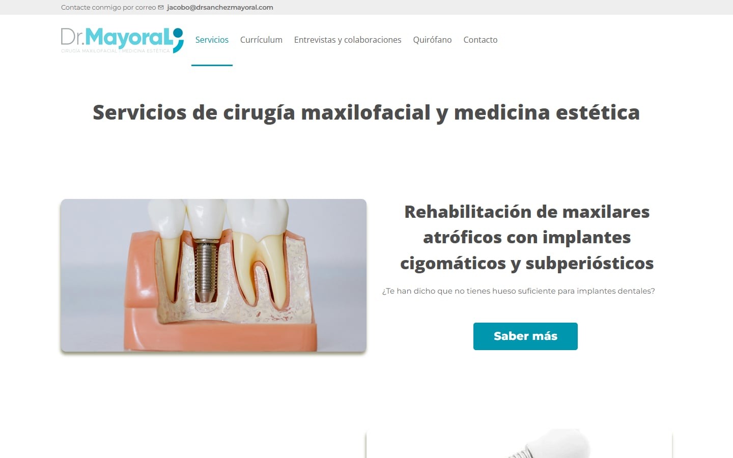 Página de servicios de cirugía maxilofacial y medicina estética del Dr. Sánchez Mayoral, con la primera área de tratamiento y su botón Saber más